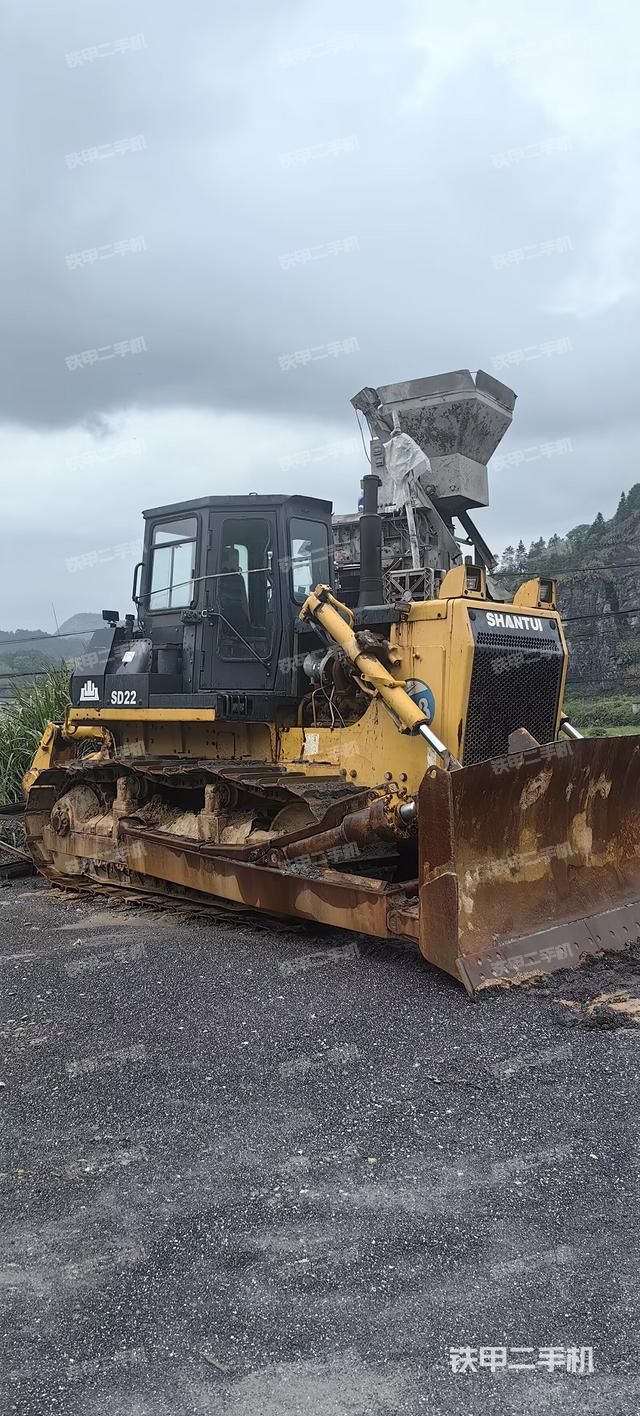 整机右侧（设备外观及核心部件）