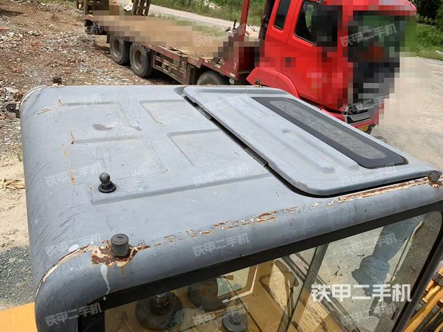 驾驶室顶部（整机外观）