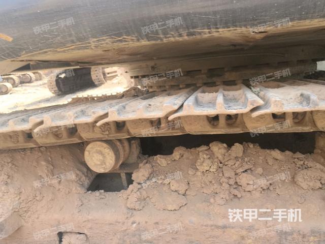 左驅(qū)動輪（行走機(jī)構(gòu)）