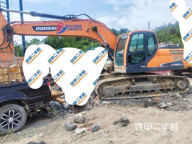 斗山DX220LC-9C挖掘機(jī)