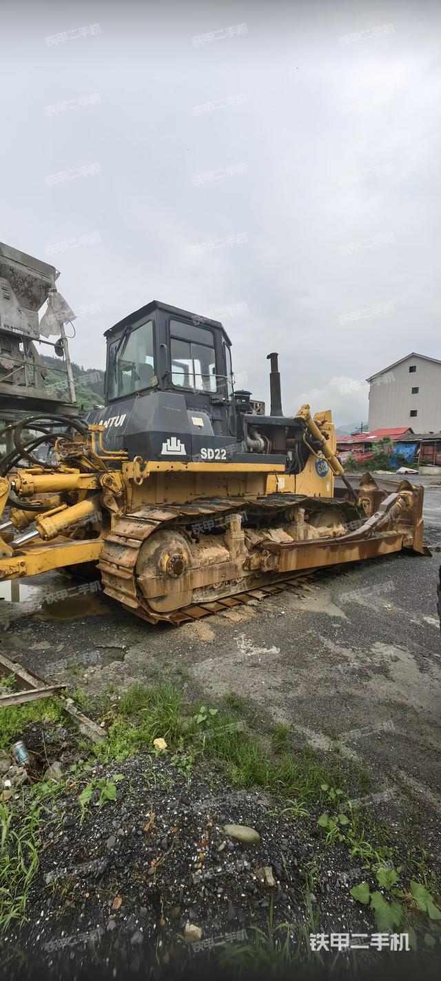 整机右后45°（设备外观及核心部件）