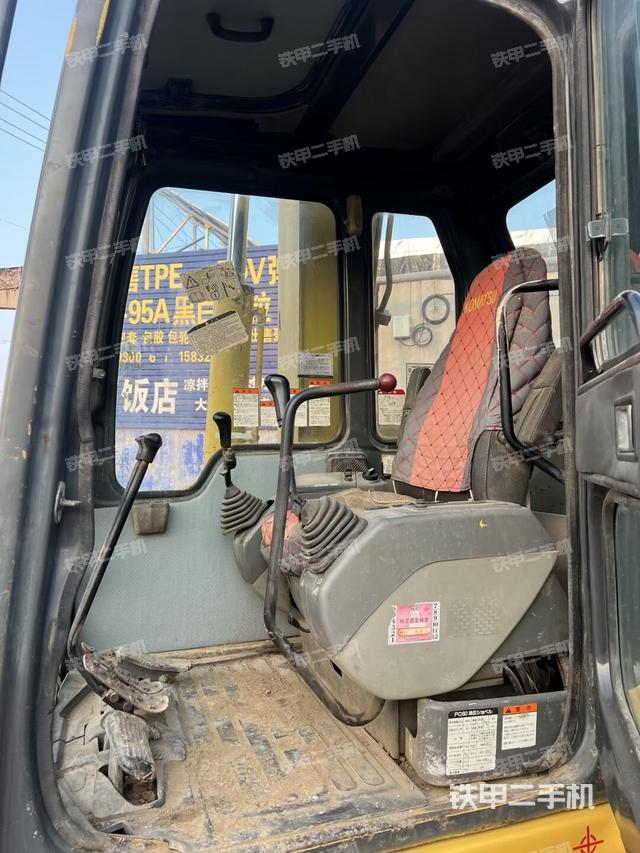 驾驶室顶部（整机外观）