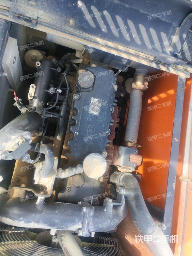 發(fā)動(dòng)機(jī)室（上車部件）