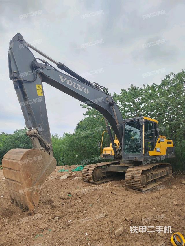 沃爾沃EC220D挖掘機