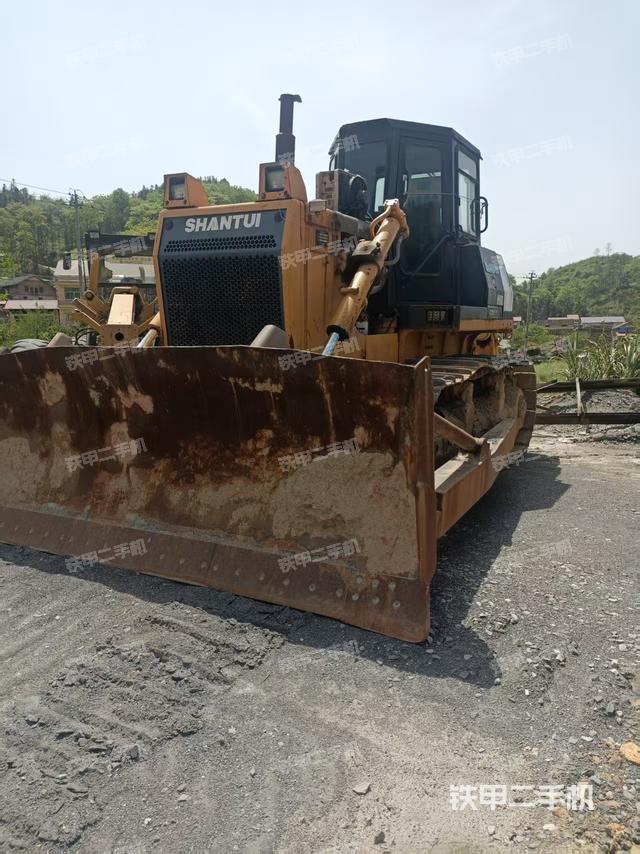 山推SD22标准型推土机