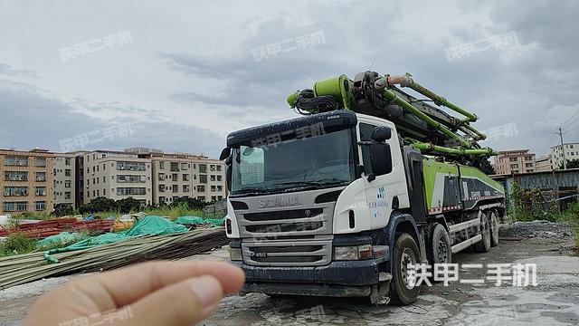 中联重科四桥56米斯坦尼亚泵车