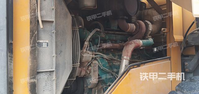 发动机右侧（整机外观及大件）