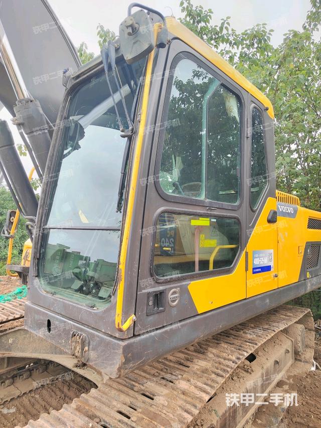 驾驶室整体（整机外观）