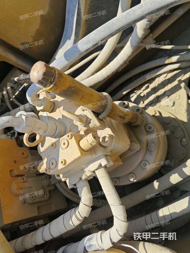 回轉(zhuǎn)馬達（上車部件）