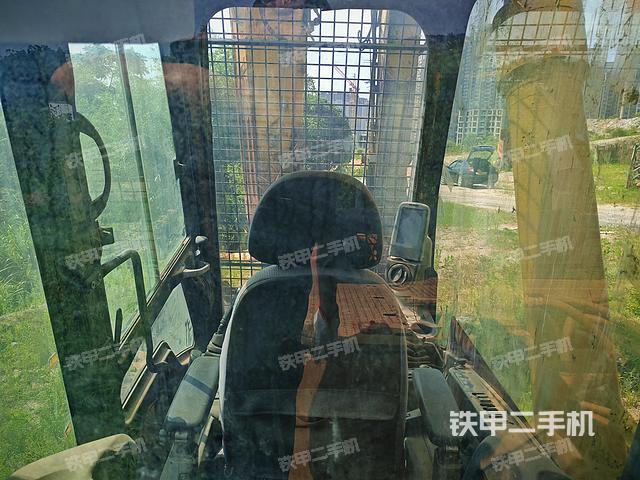 驾驶室整体（整机外观）