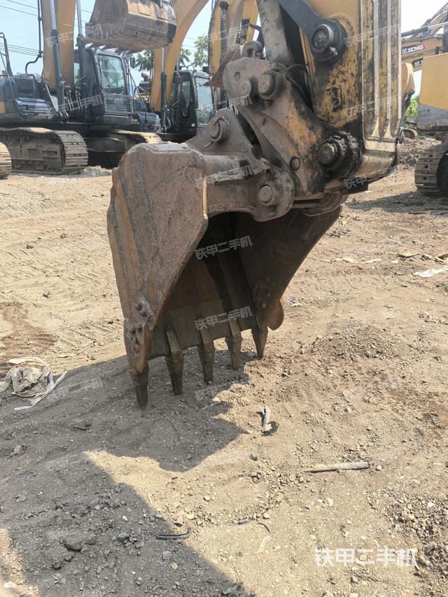 小臂整體左后（工作和回轉(zhuǎn)裝置）