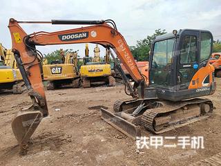 斗山DX55-9CN挖掘机实拍图片