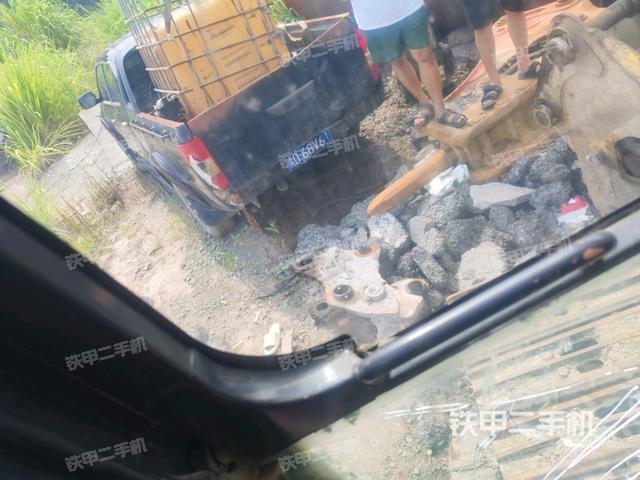 后窗玻璃角標(biāo)（駕駛室部分）