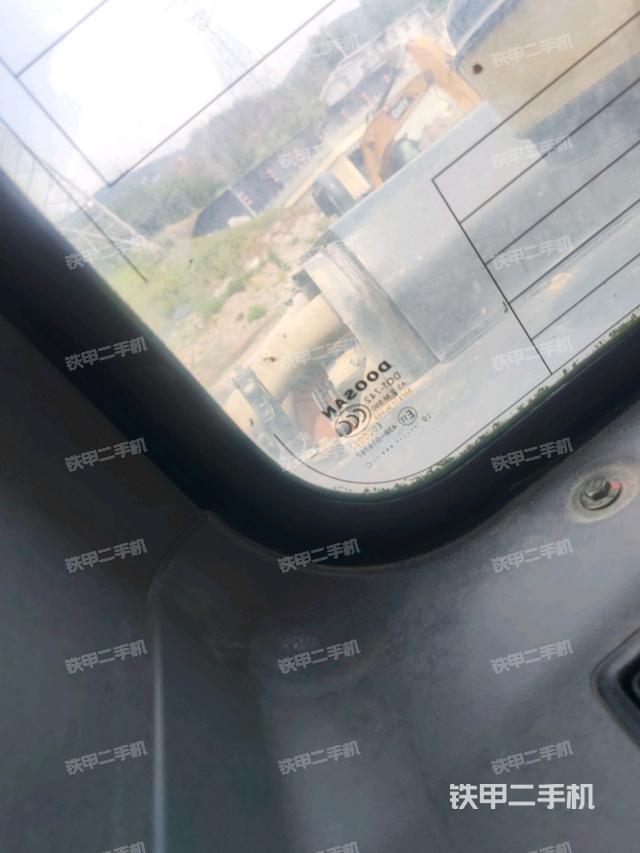 右側(cè)玻璃角標(biāo)（駕駛室部分）