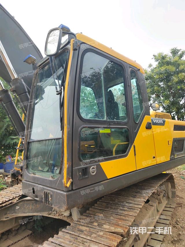 驾驶室整体（整机外观）