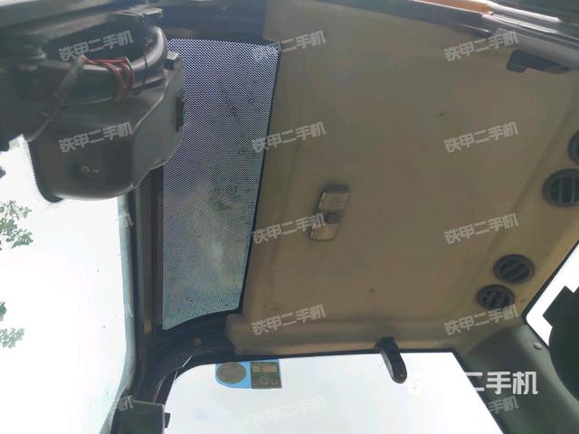 驾驶室顶部（整机外观）