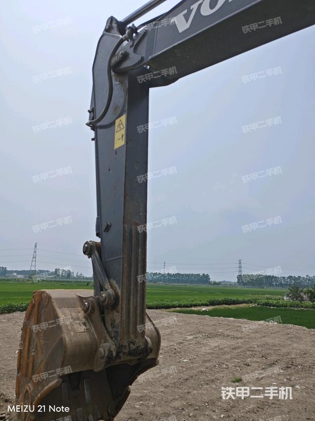 小臂整體左后(工作和回轉(zhuǎn)裝置) 小臂整體左后(工作和回轉(zhuǎn)裝置)