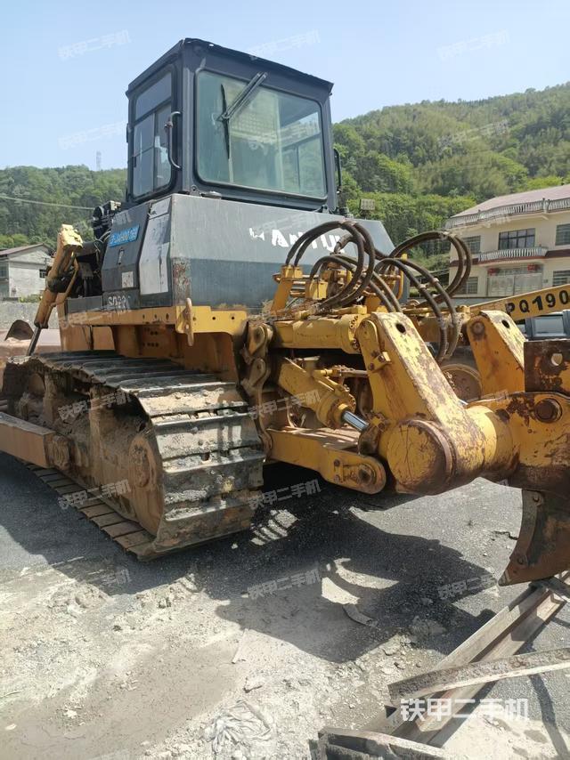 整机左侧（设备外观及核心部件）