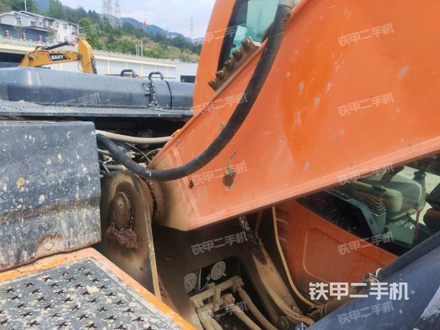 大臂根部?斜視（工作和回轉(zhuǎn)裝置）