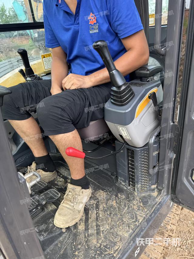 驾驶室整体（整机外观）