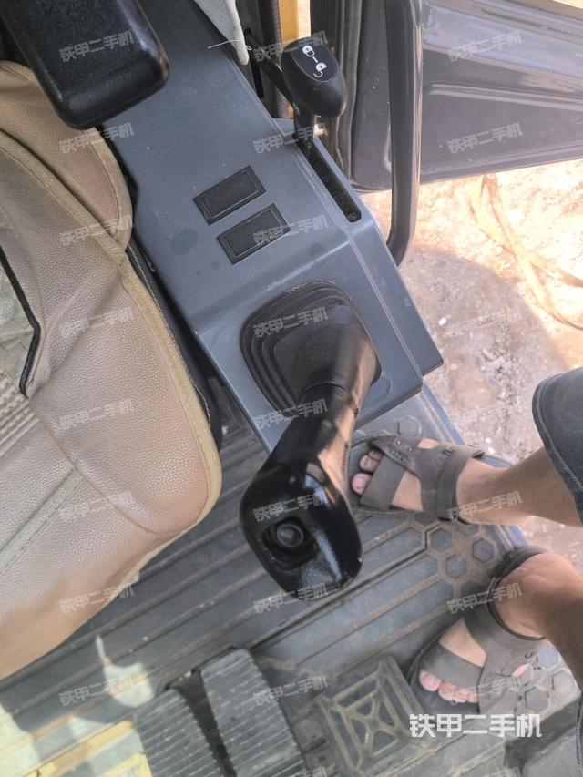 后窗玻璃角標(biāo)（駕駛室部分）