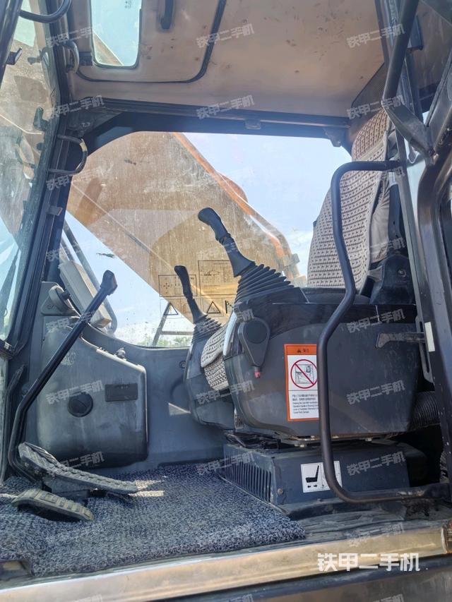 驾驶室整体（整机外观）