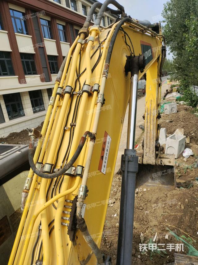 大臂背部俯视（工作和回转装置）