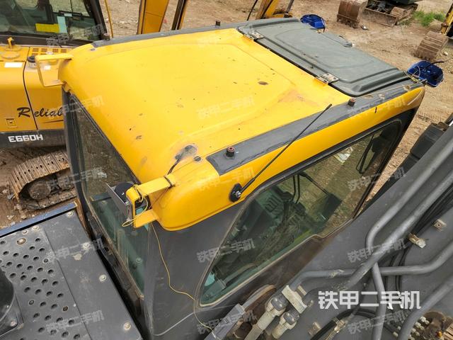 驾驶室顶部（整机外观）