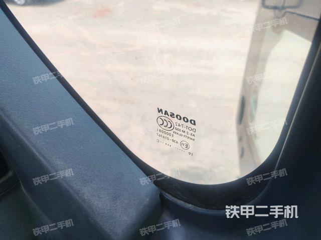 駕駛室左前45度（駕駛室部分）