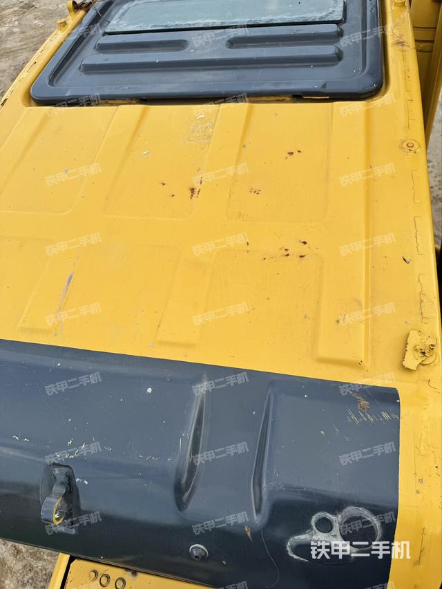 驾驶室顶部（整机外观）