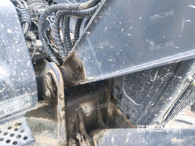 大臂根部?斜（工作和回轉(zhuǎn)裝置）