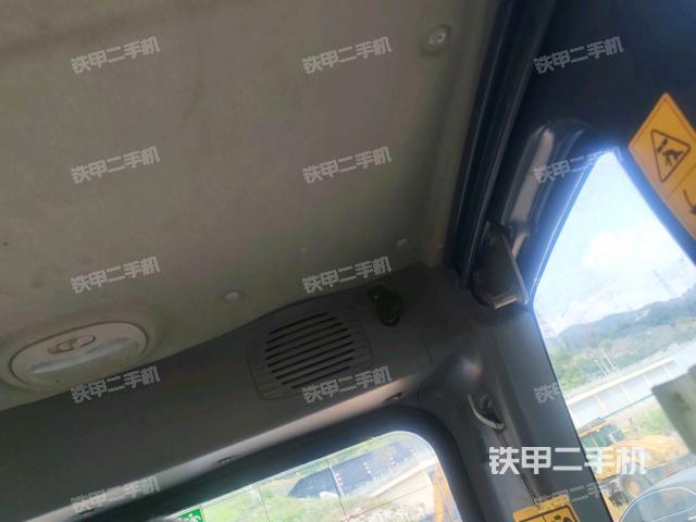 左后方玻璃角標(biāo)（駕駛室部分）