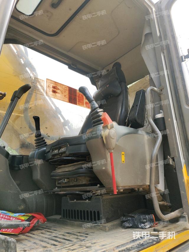 驾驶室正侧（驾驶室部分）