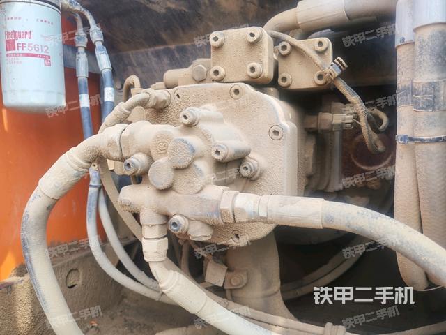 液壓泵斜45?左（大件艙室）