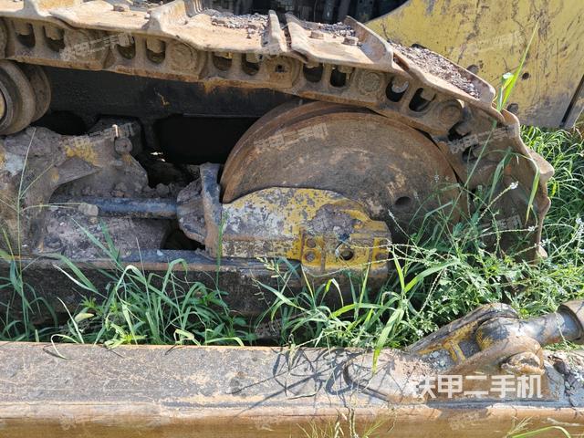 右引導(dǎo)輪（推土機(jī)底盤及工作裝置）