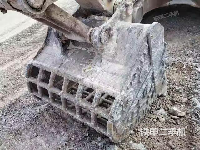 小臂整体右前（工作和回转装置）