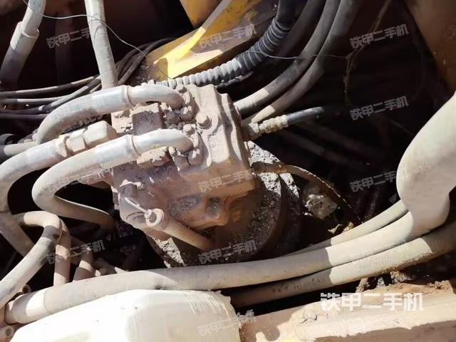 中央回转接头特写（上车部件）