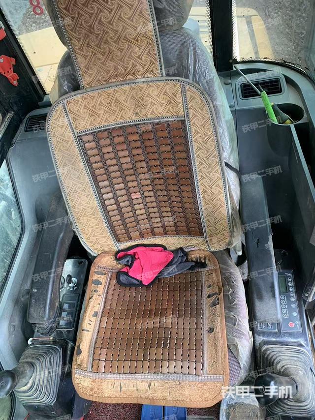 驾驶室整体（整机外观）