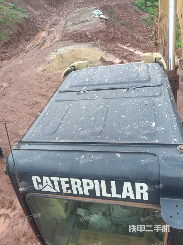 驾驶室顶部（整机外观）