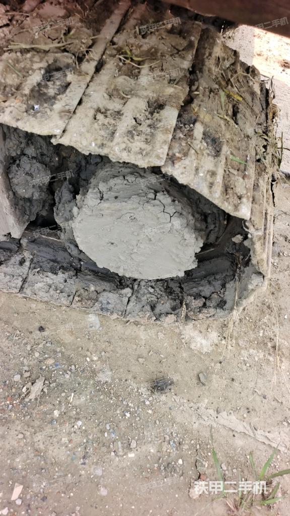 左侧行走马达盖板（行走机构）