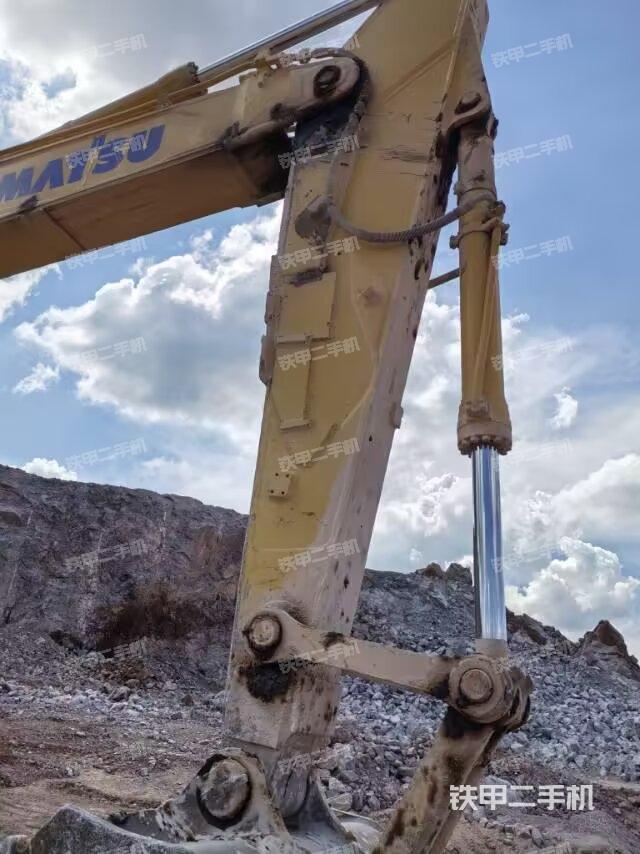 小臂整体左后（工作和回转装置）