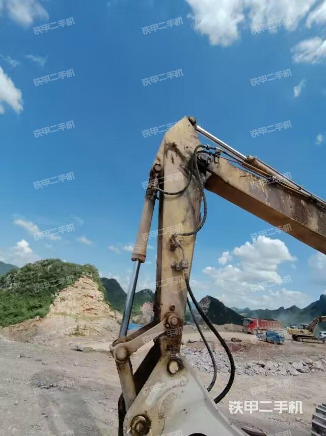 小臂整体左后（工作和回转装置）