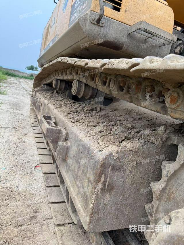 單側(cè)履帶整體（整機(jī)外觀）