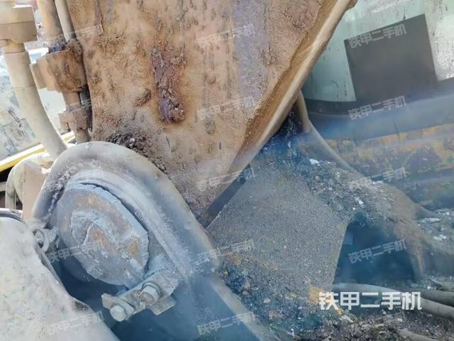 大臂背部俯视（工作和回转装置）