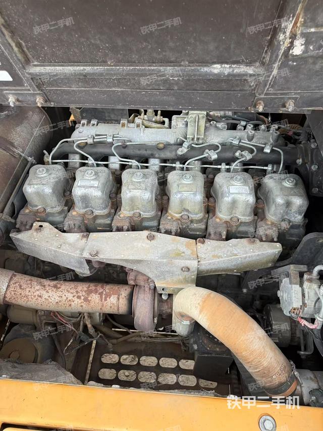 發(fā)動機(jī)整體俯視（整機(jī)外觀）