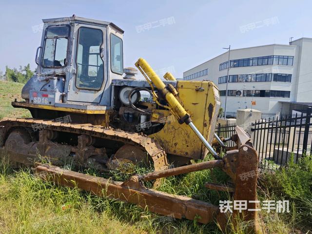 右前45°（推土機(jī)整車外觀）