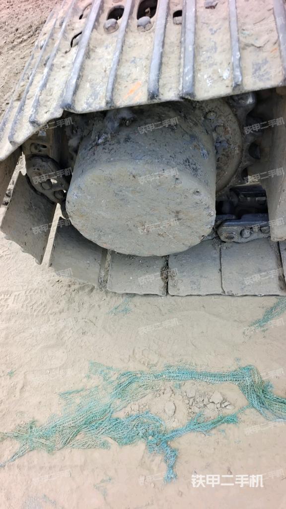 左驅(qū)動輪（行走機(jī)構(gòu)）