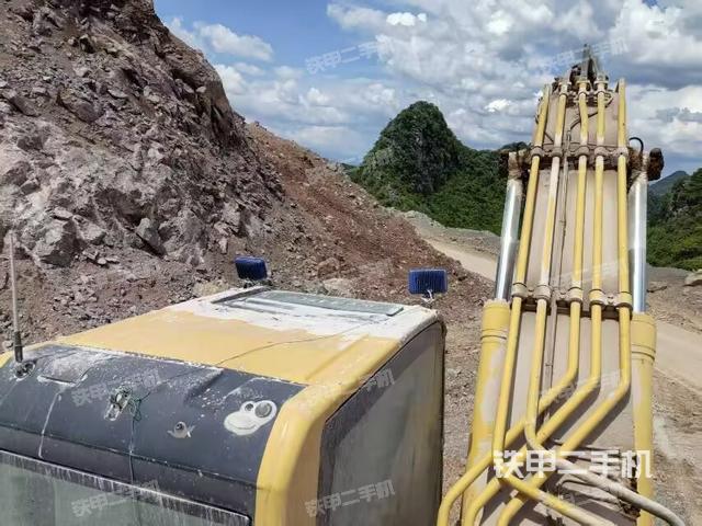 铲斗右后整体（工作和回转装置）