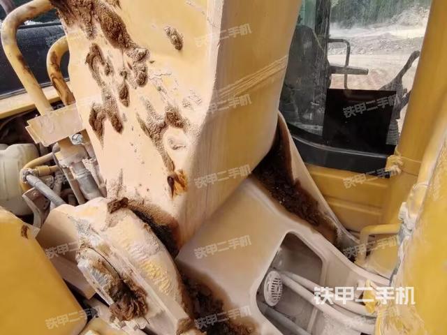 铲斗右后整体（工作和回转装置）