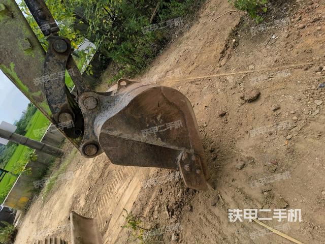 大臂根部?斜（工作和回轉(zhuǎn)裝置）